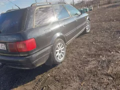 Număr de înmatriculare #HIY812 - Audi 80. Verificare auto în Moldova
