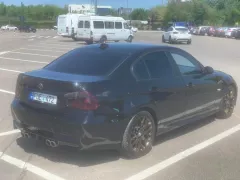 Număr de înmatriculare #FUE472 - BMW 3 Series. Verificare auto în Moldova