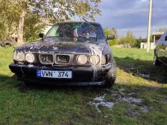 Număr de înmatriculare #vwn374 - BMW 5 Series. Verificare auto în Moldova